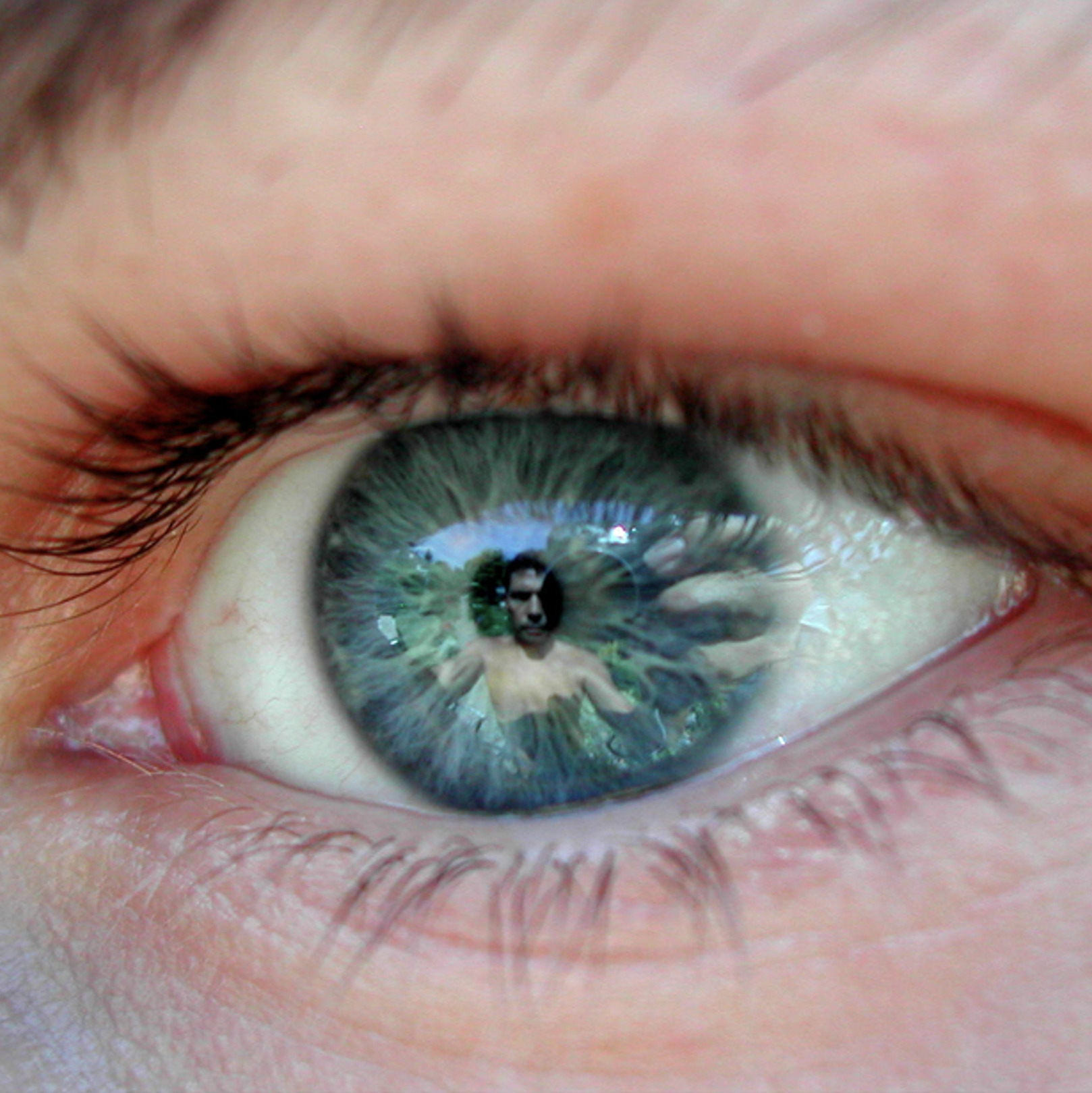 LOOK ME IN THE EYES, AVATAR: SOCIAL INTERACTIONS IN THE METAVERSE